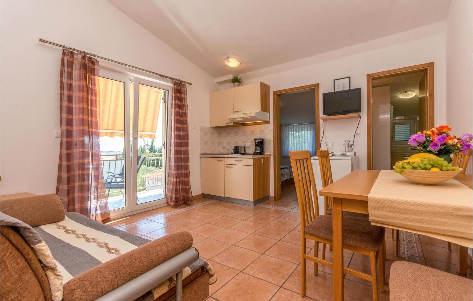 Stunning Apartment In Sveti Filip I Jakov Exterior foto